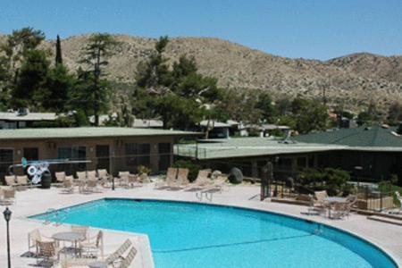 Travelodge Inn & Suites By Wyndham Yucca Valley/Joshua Tree Exterior foto